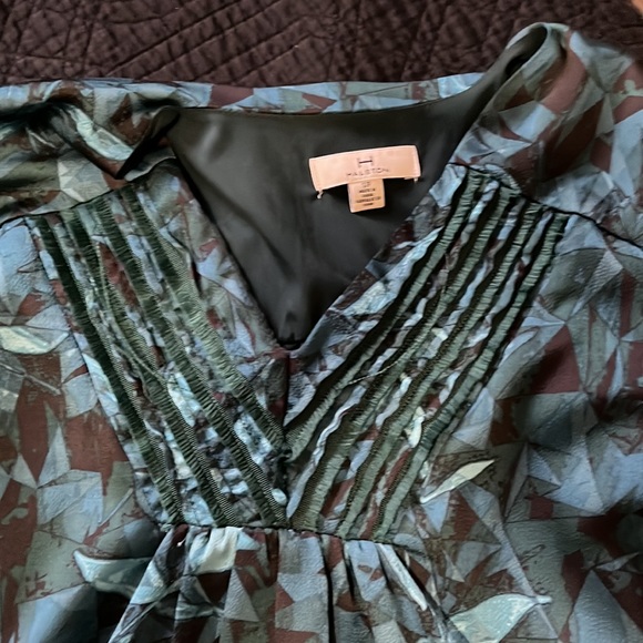 Halston flowy blouse - Picture 2 of 3